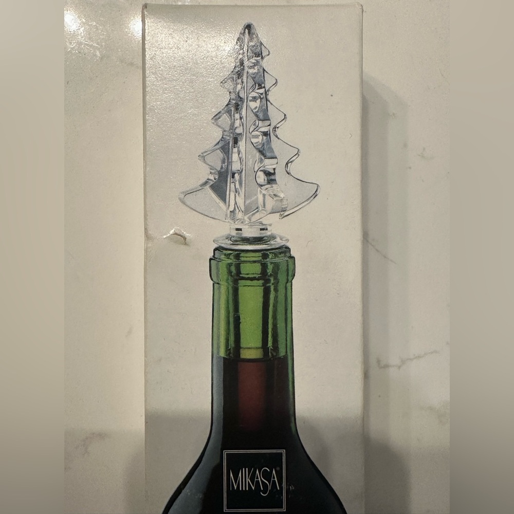 Mikasa Crystal Holiday/tree Bottle stopper/topper.  Excellent condition.